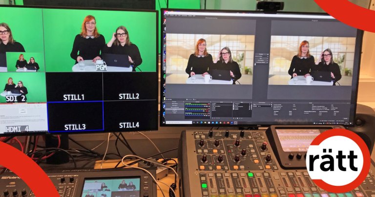 En datorskärm visar Johanna och Karin, som står framför en grön skärm. På datorskärmen intill visas samma bild av dem, men med den gröna skärmen utbytt mot en ny bakgrund.