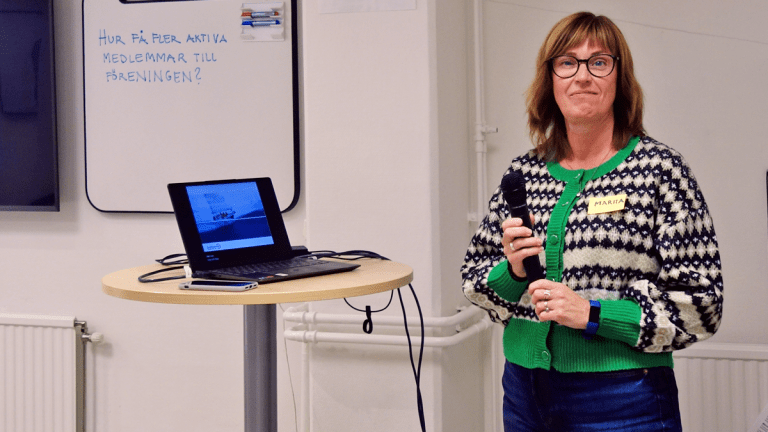 Marita leder övningarna.