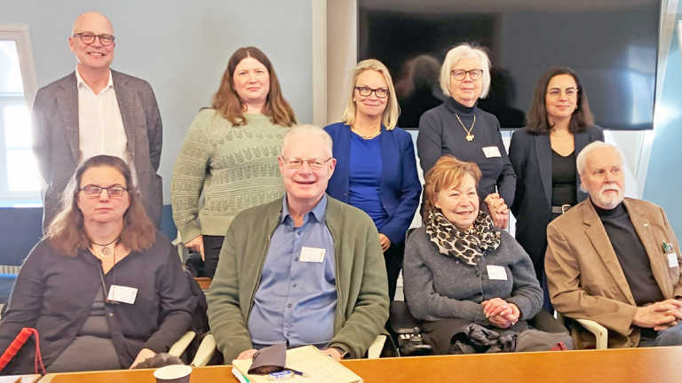Samverkansrådet med HSN:s presidium. Funktionsrättsrörelsens representanter och politikerna.
