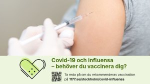 Händer i gummihandskar ger en sputa i armen på en person. Ta reda på om du behöver vaccinera dig på 1177.
